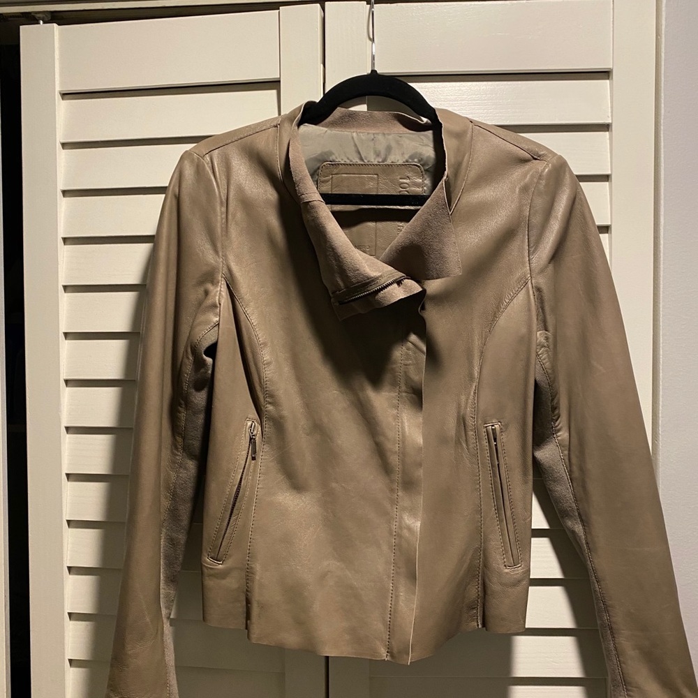 Genuine leather cropped jacket